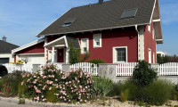 Haus - 7111, Parndorf - Einfamilienhaus mit viel Sonne, Ruhe, Pool, Kamin und top Lage in Parndorf