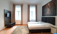 Wohnung - 1070, Wien - 2-Zimmer Altbauwohnung mit Küche in Top Lage nahe Mariahilfer Straße!