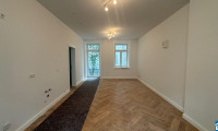 Wohnung - 1020, Wien - 2-Zimmer-Stilaltbau mit Terrasse!