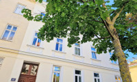 Wohnung - 1130, Wien - Attraktive 2 Zimmer Altbauwohnung in gepflegtem Altbau zum selbst gestalten