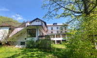 Haus - 2533, Klausen-Leopoldsdorf - Ehemaliges Pensionsgebäude - Altbestand in Grünlage nähe Wien