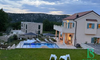 Haus - 51253, Bribir - Einzigartige Villa mit Pool nahe dem Meer – exklusiv – beeindruckend – modern