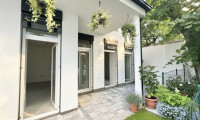 Wohnung - 1160, Wien - Erstbezug in U-Bahn-Nähe! Liebevoll generalsanierte 2-Zimmer-Wohnung / Büro mit Eigengarten und Terrasse