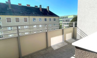 Wohnung - 8010, Graz,03.Bez.:Geidorf - GEIDORF I UNSANIERTER WOHNJUWEL I RUHIGE LAGE MIT GRÜNBLICK I HOHE RÄUME I ALTBAUCHARME MIT PARKETT I BAD MIT  BADEWANNE I PROJEKT WOHNEN