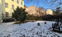 Wohnung - 1130, Wien - Altbau-Garten-Traum zum Sanieren bei U4