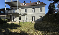 Wohnung - 8042, Graz - Sanierungsbedürftige ca. 49m2 Wohnung mit 110m2 Eigengarten und Terrasse in Grazer TOP LAGE!