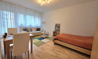 Wohnung - 8052, Graz - Teilsanierte Singlewohnung mit ruhigem Balkon!