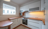 Wohnung - 1100, Wien - Frisch saniert! Großzügige 4-5 Zimmer Wohnung mit Loggia nahe Wienerberg