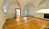 Wohnung - 2380, Perchtoldsdorf - Erstbezug provisionsfrei: Toprenovierter 48m² Altbau mit Einbauküche im Renaissance-Juwel!