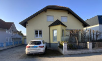 Haus - 2253, Weikendorf - **Schönes und großzügiges Einfamilienhaus mit Schwimmteich**