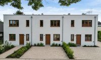 Haus - 2326, Maria-Lanzendorf - Offen. Hell. Grün. – 136 m² Wohnkomfort und grosszügiger 54 m² Wohn-/Essbereich