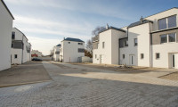 Haus - 2401, Fischamend - Erstbezug! Stilvolle Reihenhäuser mit Terrasse, Garten und Zwei-Stellplätze