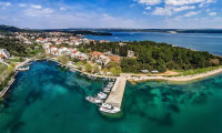 Grundstück - 1010, Raslina - Erste Reihe am Meer! Ruhige Vorstadtoase Bezirk Sibenik