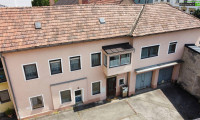 Haus - 8720, Knittelfeld - Renovierungsbedürftiges Einfamilienhaus im Zentrum von Knittelfeld mit Carports und Doppelgarage