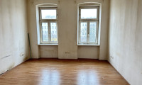Wohnung - 1070, Wien - Renovierungsbedürftige Wohnung im gefragten 7. Bezirk im sanierten Altbau