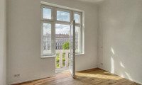 Wohnung - 1060, Wien - TOP-sanierter 4-Zimmer Altbau mit 2 Balkone und 2 Bäder!