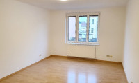 Wohnung - 1100, Wien - !! Nähe Quellenstraße / U-Bahnnähe !! Ablösefreie im 5. Stock gelegene (KEIN LIFT) 2 Zimmer Wohnung, zentral begehbar - WG geeignet, zu vermieten!