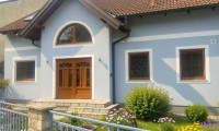 Haus - 2103, Langenzersdorf - Großzügig geschnittenes Ein- / Zweifamilienhaus nur 3 Minuten vor der Wiener Stadtgrenze!