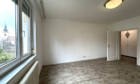 Wohnung - 2320, Schwechat - Schwechater Hauptplatz | 2 Zimmer Wohnung mit großzügiger Küche | ca. 65 m² | Innenhoflage