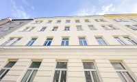 Wohnung - 1150, Wien - Rohdiamant im Altbau – 3 Zimmer zur individuellen Sanierung - in ruhiger Seitenstraße des 15. Bezirks
