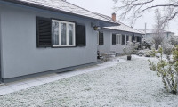 Haus - 2231, Strasshof an der Nordbahn - Renovierter Bungalow (teilmöbliert) | 4 SZ | Garten | 2 Stellplätze | Wien-Nähe I Ideal für Expat - Projektteams/ Firmenmiete möglich