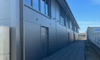Halle / Lager / Produktion - 2231, Strasshof an der Nordbahn - Neuwertige Hochregallager in Strasshof: 112 - 226m² für 10€/m² – Top Lage, 2 Stellplätze!