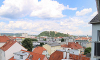 Wohnung - 8020, Graz - UNGLAUBLICHER Schlossbergblick: vollrenovierte 2-Zimmer-Balkonwohnung in zentraler Lage