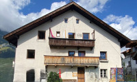 Haus - 6067, Absam - Großes Mehrfamilienhaus in Absam – 350m² mit Bergblick, sanierungsbedürftig