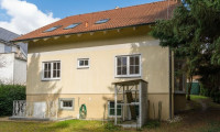 Haus - 3012, Wolfsgraben - Einladendes Haus im Grünen! Großer Grund, Südterrasse, Keller und Doppelgarage