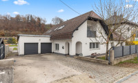 Haus - 4662, Laakirchen - Großzügiges Ein- bis Zweifamilienhaus mit Doppelgarage, Garten & vielseitigem Raumangebot in Laakirchen