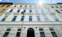 Wohnung - 1030, Wien - Entwicklungspotenzial: Stilvoller Altbau mit großzügigem Raumgefühl im Herzen des 3. Bezirks