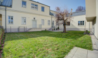 Wohnung - 1220, Wien - Einzigartige Kombination: Stilvolle Altbauwohnung mit Garten plus Neubau-Studio