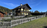 Haus - 8983, Bad Mitterndorf - Mit Aussicht auf den Grimming! Mehrfamilienhaus in Bad Mitterndorf