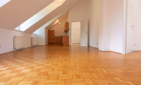 Wohnung - 2333, Leopoldsdorf - Ruhige und helle, gemütliche 3 -Zimmer + mit 36 m² Wohnküche und 7,8 m² Balkon + grüner Innenhof, Wiengrenze, ruhig, 1. OG, Dachgeschoss,