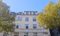 Wohnung - 1190, Wien,Döbling - Nähe Hugo-Wolf-Park: Charmante Altbauwohnung mit Erker + Gegliederte Fassade + zentraler Grundriss + Familien- und WG-Geeignet