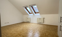Wohnung - 8010, Graz - Geidorf - Sanierte 1-Zimmer-Dachgeschosswohnung mit Lift