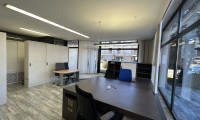 Büro / Praxis - 5710, Kaprun - Helle Bürofläche im Zentrum von Kaprun zu vermieten | Erdgeschoss mit Schaufenster | eigener Eingang | Glasfaseranschluss