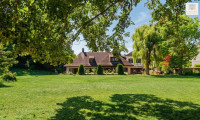 Haus - 2380, Perchtoldsdorf - WUNDERSCHÖNE VILLENLIEGENSCHAFT + BAUGRUNDSTÜCK eingebettet in eine 6.400 m² große Parklandschaft im Herzen von Perchtoldsdorf