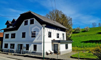 Zinshaus Renditeobjekt - 4713, Gallspach - Top Rendite: Vollsaniertes Zinshaus ! 4 gut vermietete Wohnungen ! Zusätzlich ca 650m² Baugrund !
