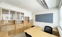 Büro / Praxis - 2325, Himberg - Rundum-sorglos-Büro: Möbliert, inklusive Betriebskosten und Heizung & 3 Stellplätze!