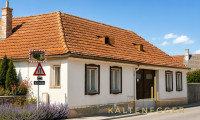 Haus - 3434, Wilfersdorf - Einfamilienhaus mit Innenhof, Nebengebäuden und Entwicklungspotenzial in Wilfersdorf