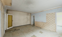 Wohnung - 1210, Wien - Sanierungsbedürftige 2,5-Zimmer-Wohnung beim Kinzerplatz