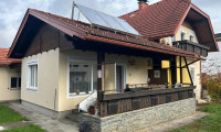 Haus - 9560, Feldkirchen in Kärnten - gute erhaltenes Stadt Familienhaus – Ihr neues Zuhause für 349000 € mit Keller & Carport /  nähe medQuartier-Ärztehaus   BH & HAK Feldkirchen