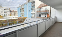 Wohnung - 1200, Wien - Charmante 3-Zi-Wohnung mit Loggia & Aufzug nahe U-Bahn in 1200 Wien – sanierungsbedürftig