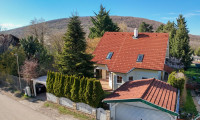 Haus - 3012, Wolfsgraben - Einladendes Haus im Grünen! Großer Grund, Südterrasse, Keller und Doppelgarage