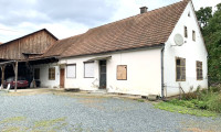 Haus - 7540, Güssing - ** GÜSSING ** !! Renovierungsbedürftiger Altbestand in ruhiger und bevorzugter Stadtrandlage mit ca. 4.100 m2 Bauland !!