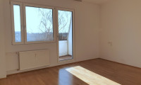Wohnung - 1140, Wien - Sehr helle, schöne und ruhige Loggiawohnung im 3. Liftstock mit Ausblick in den Wienerwald