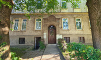 Wohnung - 1130, Wien - Sanierungstraum Altbau | Luftwärmepumpe möglich | 15m2 Süd-Balkon bewilligt