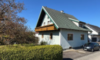 Haus - 4230, Pregarten - Kleines Zuhause mit Potenzial in Toplage von Pregarten  II  Grundstücksgröße ca. 1.052 m²