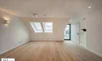 Wohnung - 1220, Wien - Wunderschöne Dachgeschoßwohnung mit Balkonfläche in revitalisierter Altbauliegenschaft